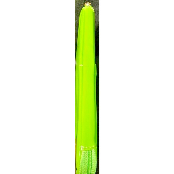 STEVE MADDEN tablet / iPad Zip Case Neon Green PVC 10.5" x 8.5" NEW - Picture 4 of 11